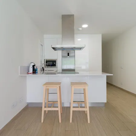 Homeforguest Apartamento Con Terraza Y Parking En Canteras *