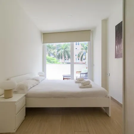 Homeforguest Apartamento Con Terraza Y Parking En Canteras *