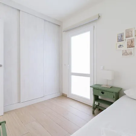 Apartment Homeforguest Apartamento Con Terraza Y Parking En Canteras *